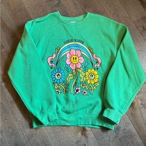 Pacific and Co. Green Sweatshirt with Floral Design Size M